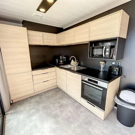 Chalet Chalet Jullouville, 4 Pieces, 6 Personnes - Fr-1-361-501