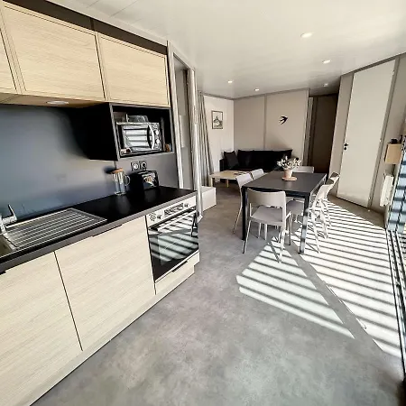 Chalet Jullouville, 4 Pieces, 6 Personnes - Fr-1-361-501 *