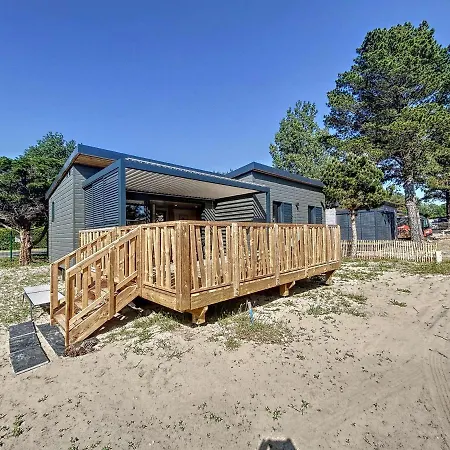 Chalet Chalet Jullouville, 4 Pieces, 6 Personnes - Fr-1-361-501 *